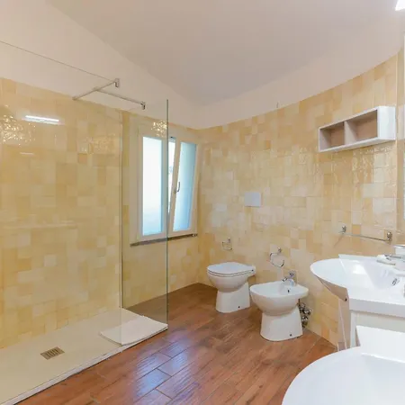 לינה וארוחת בוקר Zola קאפוטרה