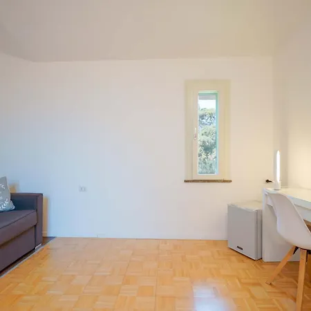 Zola לינה וארוחת בוקר