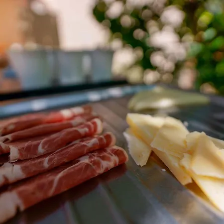 לינה וארוחת בוקר Zola קאפוטרה