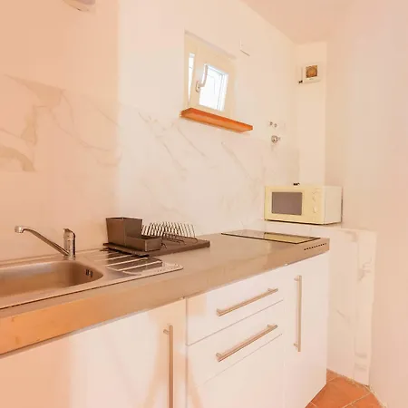 Frühstückspension Zola 4*