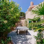 Zola Bed & Breakfast 4*