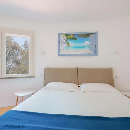 Zola Bed & Breakfast 4*