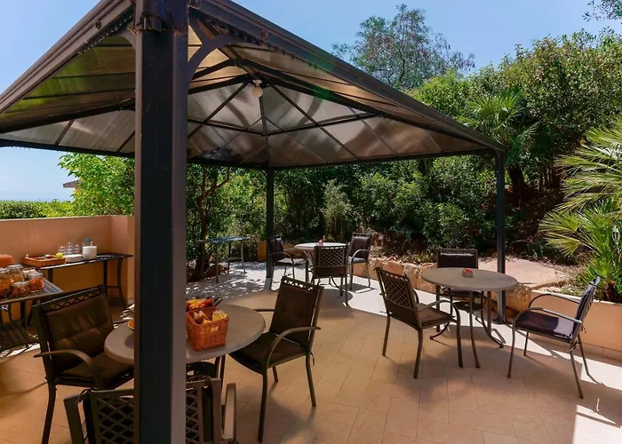 Zola فندق مبيت وإفطار